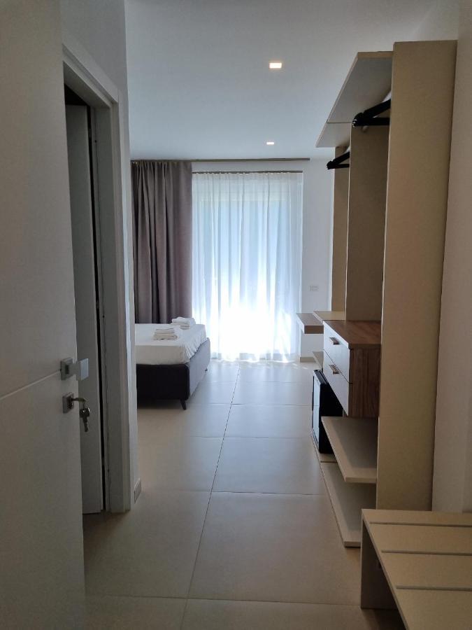 Marea Retreat Rooms マリーナ・ディ・カメロータ エクステリア 写真