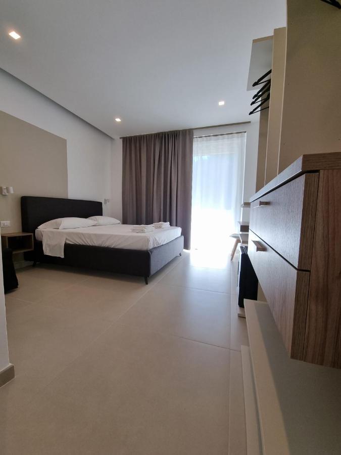 Marea Retreat Rooms マリーナ・ディ・カメロータ エクステリア 写真