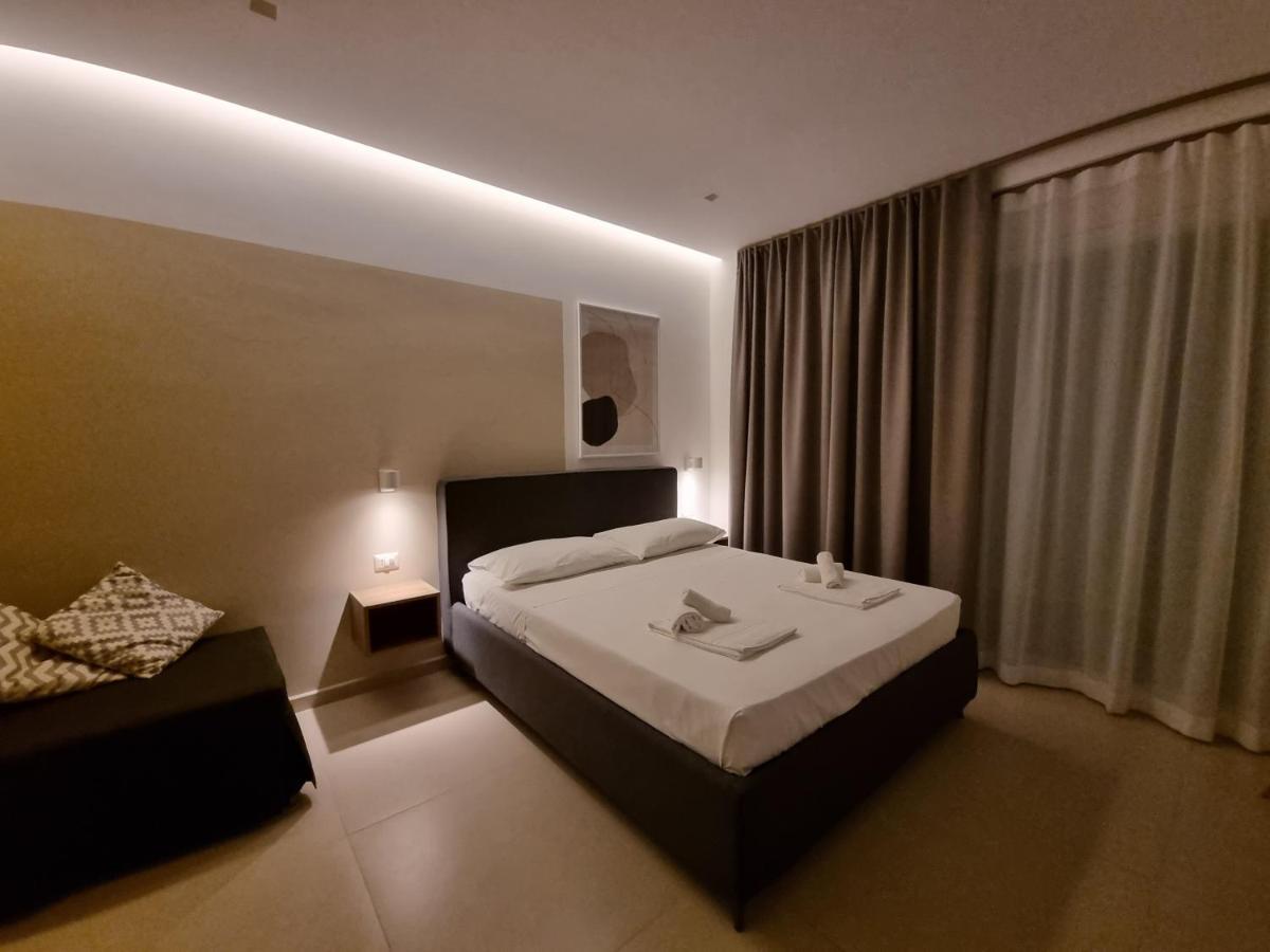 Marea Retreat Rooms マリーナ・ディ・カメロータ エクステリア 写真