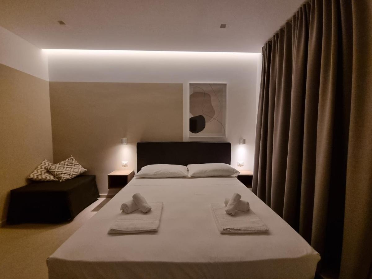 Marea Retreat Rooms マリーナ・ディ・カメロータ エクステリア 写真