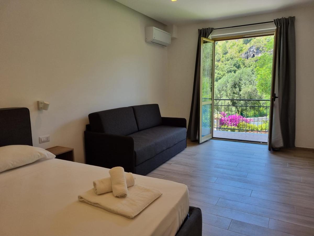 Marea Retreat Rooms マリーナ・ディ・カメロータ エクステリア 写真